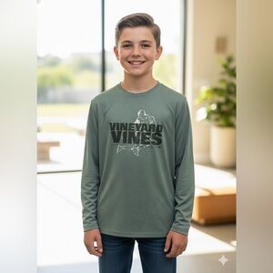 Vineyard Vines Boys M (12-14) Green Soccer Performance Long-Sleeve T-Shirt